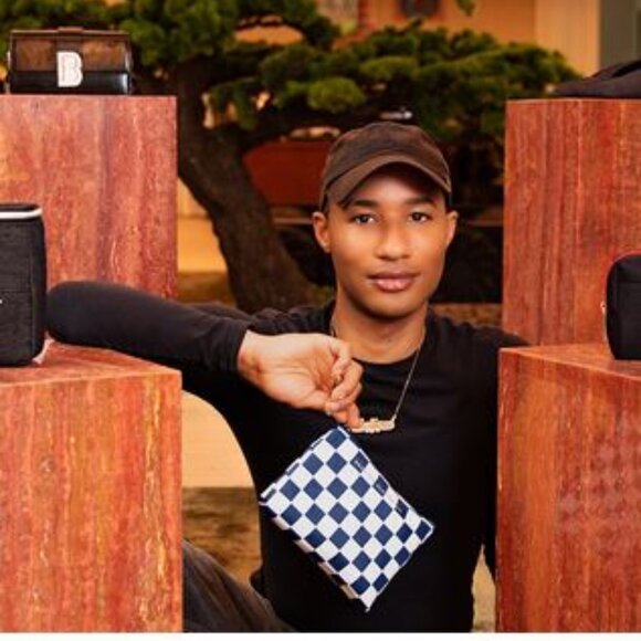Brandon Blackwood checked amenity kit for American Airlines Premium Class - Picture 1 of 3